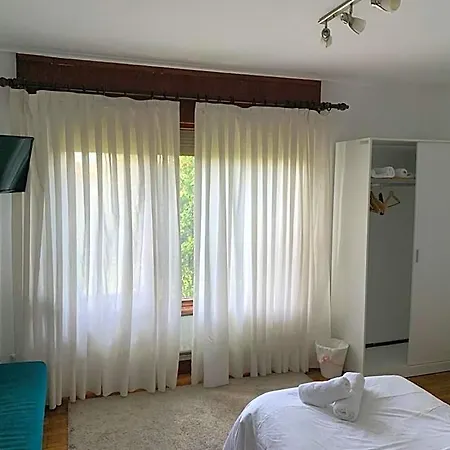 Aloka Bed and breakfast Sopelana