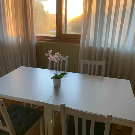 Aloka Bed and Breakfast Sopelana